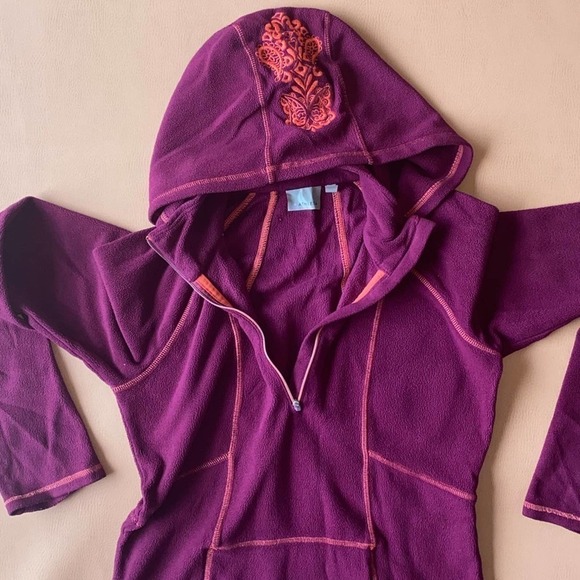 Athleta Fleece Pullover hoodie with embroidered details. Size XS - Picture 3 of 8
